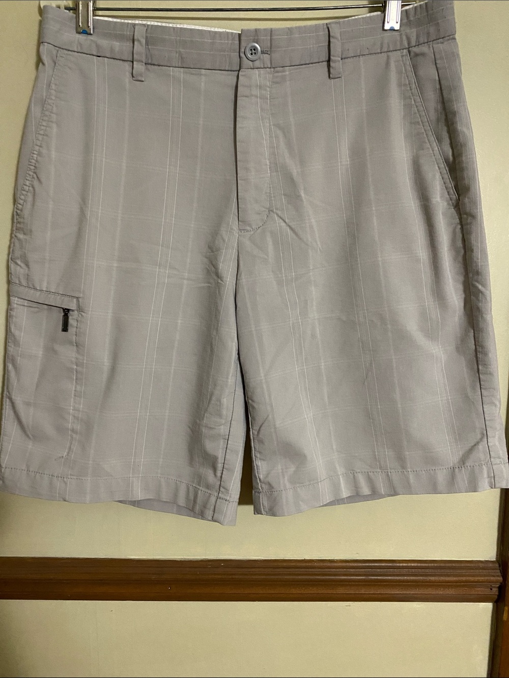 Tasso Elba Light Gray Plaid Cargo Shorts Tasso Elba by Greg Norman